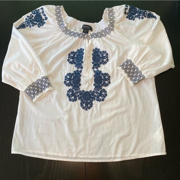 Karen Kane White Navy Peasant Style Embroidery Crochet Boho Flowy Top SZ L - Picture 2 of 11